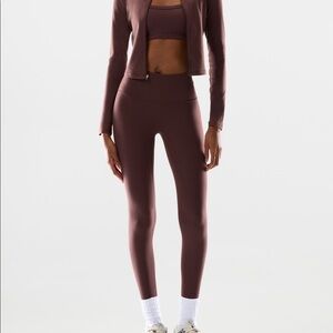 Aritzia Butter Cheeky Infinite Hi-Rise 26” Legging